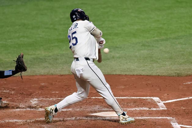 October 5, 2026, St. Petersburg, Florida, USA: Tampa Bay Rays right fielder Victor Mesa Jr. (25) lines out to New York Yankees left fielder Cody Bellinger (35) during game two of the ALDS for the 2026 MLB, Baseball Herren, USA Playoffs on October 5, 2026 at Tropicana Field. The Rays beat the Yankees 5-2. MLB 2026: ALDS Game 2 Tampa Bay Rays 5 : 2 New York Yankees  - ZUMAh180 20261005_zsp_h180_084 Copyright: xKimxHukarix