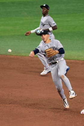 October 5, 2026, St. Petersburg, Florida, USA: New York Yankees shortstop George Lombard Jr. (96) throws out Tampa Bay Rays third baseman Junior Caminero (13) at first base during game two of the ALDS for the 2026 MLB, Baseball Herren, USA Playoffs on October 5, 2026 at Tropicana Field. The Rays beat the Yankees 5-2. MLB 2026: ALDS Game 2 Tampa Bay Rays 5 : 2 New York Yankees  - ZUMAh180 20261005_zsp_h180_086 Copyright: xKimxHukarix