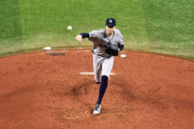October 5, 2026, St. Petersburg, Florida, USA: New York Yankees starting pitcher Cam Schlittler (31) delivers a pitch during game two of the ALDS for the 2026 MLB, Baseball Herren, USA Playoffs against the Tampa Bay Rays on October 5, 2026 at Tropicana Field. The Rays beat the Yankees 5-2. MLB 2026: ALDS Game 2 Tampa Bay Rays 5 : 2 New York Yankees  - ZUMAh180 20261005_zsp_h180_087 Copyright: xKimxHukarix