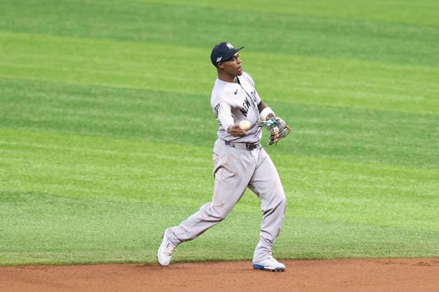 October 5, 2026, St. Petersburg, Florida, USA: New York Yankees second baseman Jazz Chisholm Jr. (13) throws out Tampa Bay Rays right fielder Victor Mesa Jr. (25) at first base during game two of the ALDS for the 2026 MLB, Baseball Herren, USA Playoffs on October 5, 2026 at Tropicana Field. The Rays beat the Yankees 5-2. MLB 2026: ALDS Game 2 Tampa Bay Rays 5 : 2 New York Yankees  - ZUMAh180 20261005_zsp_h180_088 Copyright: xKimxHukarix