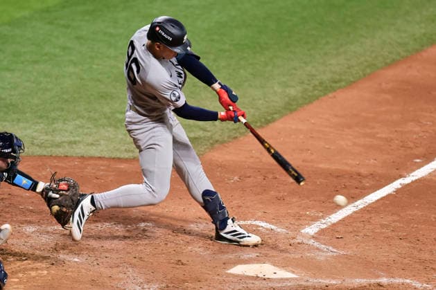 October 5, 2026, St. Petersburg, Florida, USA: New York Yankees shortstop George Lombard Jr. (96) grounds out to Tampa Bay Rays second baseman Richie Palacios (1) during game two of the ALDS for the 2026 MLB, Baseball Herren, USA Playoffs on October 5, 2026 at Tropicana Field. The Rays beat the Yankees 5-2. MLB 2026: ALDS Game 2 Tampa Bay Rays 5 : 2 New York Yankees  - ZUMAh180 20261005_zsp_h180_095 Copyright: xKimxHukarix