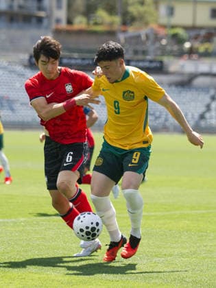 October 6, 2026, Gosford, Australia: Kwon Gimin (L) of Korea Republic football team and Medin Merneti (R) of Australia football team seen in action during the U23 International Friendlies match between Australia and Korea Republic held at polytec Stadium. Final score; Australia 2:2 Korea Republic. Gosford Australia - ZUMAs197 20261006_aaa_s197_006 Copyright: xLuisxVeniegrax