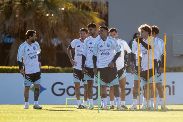 (261006) -- BUENOS AIRES, Oct. 6, 2026 -- Argentine soccer player Lionel Messi (1st L) attends a training session at the Argentine Football Association (AFA) training complex in Ezeiza, Buenos Aires Province, on Oct. 5, 2026. (Photo by Xinhua) (SP)ARGENTINA-BUENOS AIRES-FOOTBALL-TRAINING MartinxZabala 