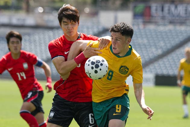 October 6, 2026, Gosford, Australia: Kwon Gimin (L) of Korea Republic football team and Medin Merneti (R) of Australia football team seen in action during the U23 International Friendlies match between Australia and Korea Republic held at polytec Stadium. Final score; Australia 2:2 Korea Republic. Gosford Australia - ZUMAs197 20261006_aaa_s197_012 Copyright: xLuisxVeniegrax