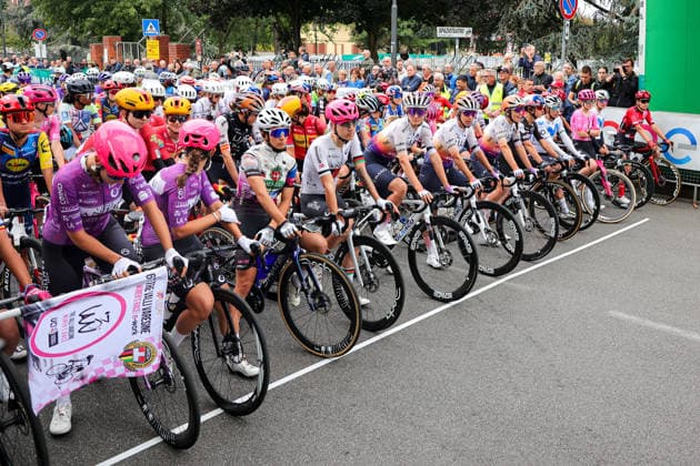IPA89357204 - Tre Valli Varesine Women s Race at the starting line in Busto Arsizio during the Tre Valli Varesine Road cycling, Rad, Radsport, Strasse race in Varese, Italy, October 6, 2026  Copyright: xRobertaxCorradin IPAxSportx xx IPA89357204