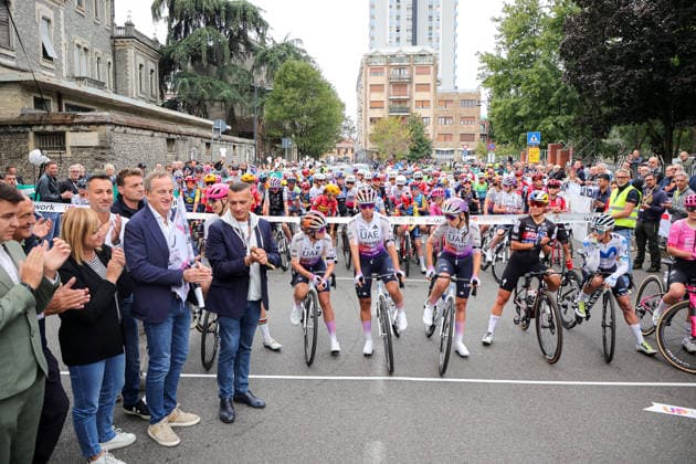 CYCLING - Road cycling, Rad, Radsport, Strasse - Tre Valli Varesine Photo by IPA ABACAPRESS.COM89357200 - Tre Valli Varesine Women s Race at the starting line in Busto Arsizio during the Tre Valli Varesine road cycling race in Varese, Italy, October 6, 2026 Varese Italy  Copyright: xIPAxSport ABACAx