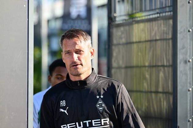 06.10.2026; Moenchengladbach; Fussball, Herren, Saison 2026 2027, Training Borussia Moenchengladbach Alexander Blessin (Trainer Gladbach) DFL regulations prohibit any use of photographs as image sequences and or quasi-video. ista-Borussia-Park Nordrhein-Westfalen Deutschland