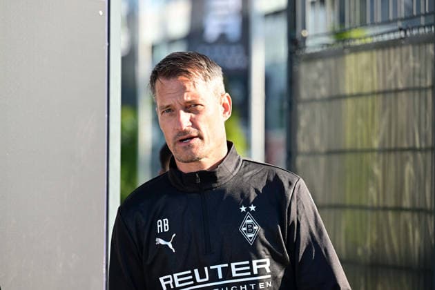 06.10.2026; Moenchengladbach; Fussball, Herren, Saison 2026 2027, Training Borussia Moenchengladbach Alexander Blessin (Trainer Gladbach) DFL regulations prohibit any use of photographs as image sequences and or quasi-video. ista-Borussia-Park Nordrhein-Westfalen Deutschland