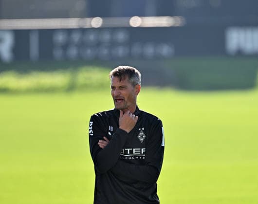 06.10.2026; Moenchengladbach; Fussball, Herren, Saison 2026 2027, Training Borussia Moenchengladbach Alexander Blessin (Trainer Gladbach) lautstark DFL regulations prohibit any use of photographs as image sequences and or quasi-video. ista-Borussia-Park Nordrhein-Westfalen Deutschland