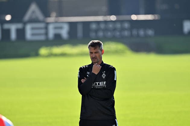 06.10.2026; Moenchengladbach; Fussball, Herren, Saison 2026 2027, Training Borussia Moenchengladbach Alexander Blessin (Trainer Gladbach) DFL regulations prohibit any use of photographs as image sequences and or quasi-video. ista-Borussia-Park Nordrhein-Westfalen Deutschland