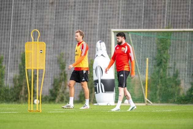 Fußball, Herren, Saison 2026 2027, 1. Bundesliga, 1. FC Union Berlin, Training auf Trainingsplatz II, v. l. Marvin Friedrich (1. FC Union), Oliver Burke (1. FC Union Berlin), 06.10.2026, Copyright: xMatthiasxKochx
