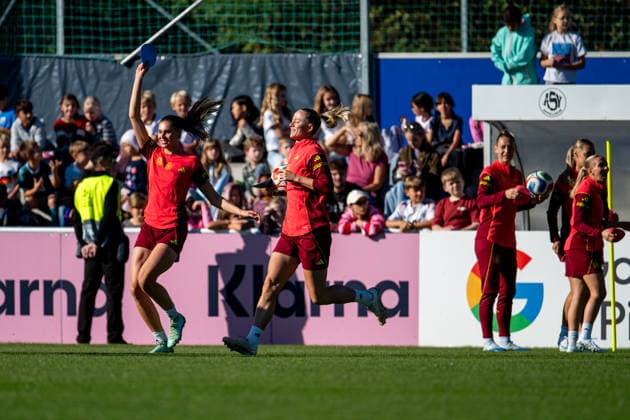 06.10.2026, GER, Fussball, Frauen, Training, DFB Nationalmannschaft Deutschland Jule Brand ( Deutschland ), Lea Schüller ( Deutschland ) Heidelberg ASV Eppelheim Baden-Württemberg Deutschland Copyright: xNordphoto Memmlerx