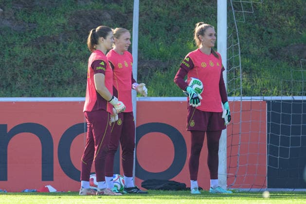Fußball, Nationalmanschaft, Frauen, 20261006, Fraining DFB Frauen. Im Bild, v.l. Torfrau Stina Johannes (Deutschland), Torfrau Laura-Johanna Dick (Deutschland) und Torfrau Ena Mahmutovic (Deutschland). Eppelheim ASV Eppelheim Baden-Württemberg Deutschland Copyright: Passion2Press MarkusxFischerx
