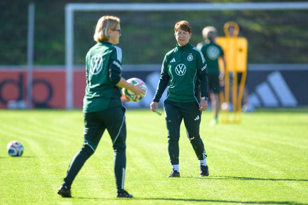 Fußball, Nationalmanschaft, Frauen, 20261006, Fraining DFB Frauen. Im Bild Assistenztrainerin Deutschland Maren Meinert. Eppelheim ASV Eppelheim Baden-Württemberg Deutschland Copyright: Passion2Press MarkusxFischerx