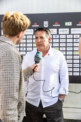 PK Pressekonferenz SSV Ulm 1846 Fußball Vorstellung Alois Schwartz , Fussball, Regionalliga Südwest, Donaustadion Ulm 06.10.26 Interview SWR Aktuell Alois Schwartz (SSV Ulm 1846 Fussball, Trainer und sportlicher Leiter) PK Pressekonferenz SSV Ulm 1846 Fußball Vorstellung Alois Schwartz , Fussball, Regionalliga Südwest, Donaustadion Ulm 06.10.26 Foto: Lucca Fundel Ulm Donaustadion Baden-Württemberg Deutschland