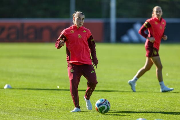 GER, Eppelheim, Deutsche Frauen Nationalmannschaft, Deutschland, Fussball, DFB, Trainingseinheit, Vorbereitung, Sportplatz Eppelheim im Bild: Carlotta Wamser (Deutschland, Frauen Nationalmannschaft) DFB DFL REGULATIONS PROHIBIT ANY USE OF PHOTOGRAPHS AS IMAGE SEQUENCES AND OR QUASI-VIDEO, 06.10.2026 Copyright: HMBxMedia HendrikxHamelau