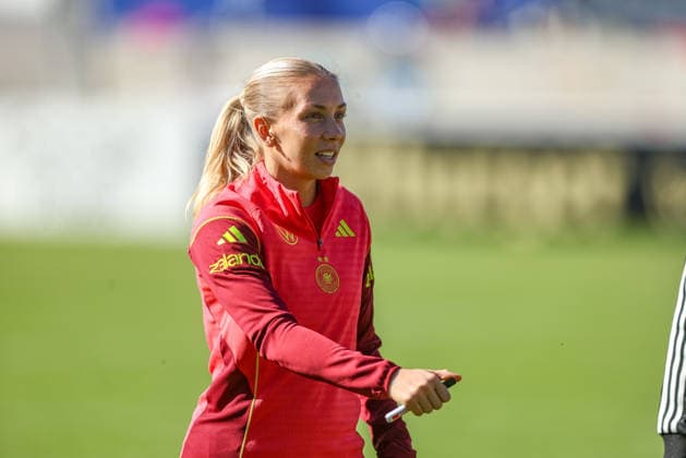 GER, Eppelheim, Deutsche Frauen Nationalmannschaft, Deutschland, Fussball, DFB, Trainingseinheit, Vorbereitung, Sportplatz Eppelheim im Bild: Elisa Senß (Deutschland, Frauen Nationalmannschaft) DFB DFL REGULATIONS PROHIBIT ANY USE OF PHOTOGRAPHS AS IMAGE SEQUENCES AND OR QUASI-VIDEO, 06.10.2026 Copyright: HMBxMedia HendrikxHamelau