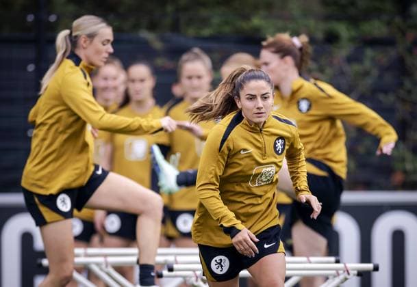 ZEIST - DaniÃ«lle van de Donk during a training session of the Dutch women s football team in preparation for the World Cup qualifying match against Hungary. ROBIN VAN LONKHUIJSEN ANP xVIxANPxSportx xxANPxIVx 571673587 originalFilename: 571673587.jpg