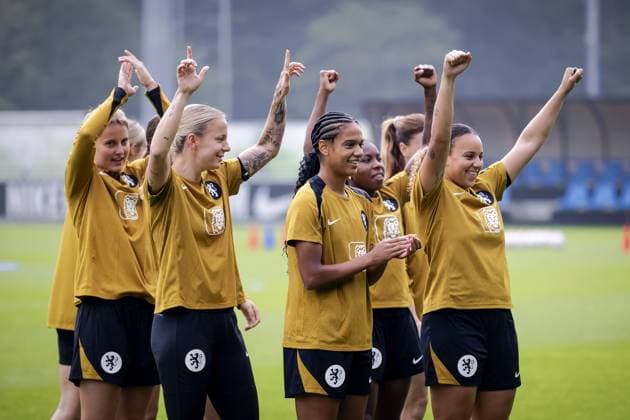 ZEIST - The players during a training session of the Dutch women s football team in preparation for the World Cup qualifying match against Hungary. ROBIN VAN LONKHUIJSEN ANP xVIxANPxSportx xxANPxIVx 571676127 originalFilename: 571676127.jpg