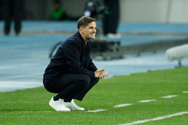 South Korea v Uzbekistan - Friendly Match Robert Moreno, head coach of the South Korea national team, Nationalteam reacts during the International Friendly, Länderspiel, Nationalmannschaft Match presented by Hana Bank between the Republic of Korea and Uzbekistan at Mireu Stadium in Yongin, South Korea, on October 6, 2026. Yongin GYEONGGI South Korea  Copyright: xSeung-ilxRyux originalFilename:ryu-football261006_np6ux.jpg