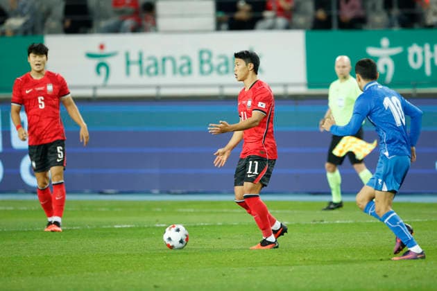 South Korea v Uzbekistan - Friendly Match Hwang Hee Chan of South Korea in action during the International Friendly, Länderspiel, Nationalmannschaft Match presented by Hana Bank between the Republic of Korea and Uzbekistan at Mireu Stadium in Yongin, South Korea, on October 6, 2026. Yongin GYEONGGI South Korea  Copyright: xSeung-ilxRyux originalFilename:ryu-football261006_npZ5Y.jpg
