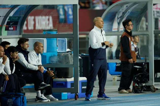 South Korea v Uzbekistan - Friendly Match Fabio Cannavaro, head coach of Uzbekistan, reacts during the International Friendly, Länderspiel, Nationalmannschaft Match presented by Hana Bank between the Republic of Korea and Uzbekistan at Mireu Stadium in Yongin, South Korea, on October 6, 2026. Yongin GYEONGGI South Korea  Copyright: xSeung-ilxRyux originalFilename:ryu-football261006_npOWR.jpg