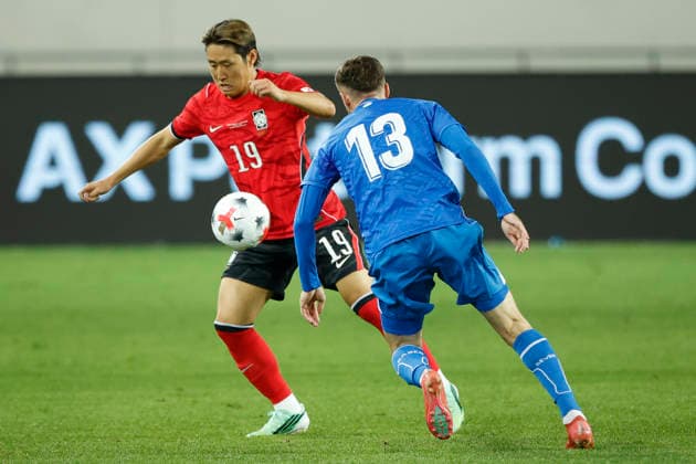 South Korea v Uzbekistan - Friendly Match Lee Kang In of South Korea and Sherzod Nasrullayev of Uzbekistan in action during the International Friendly, Länderspiel, Nationalmannschaft Match presented by Hana Bank between the Republic of Korea and Uzbekistan at Mireu Stadium in Yongin, South Korea, on October 6, 2026. Yongin GYEONGGI South Korea  Copyright: xSeung-ilxRyux originalFilename:ryu-football261006_npUBb.jpg