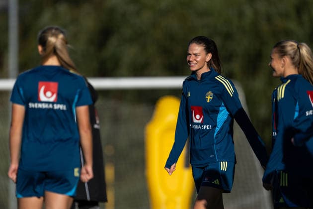 261006 Bella Andersson of the Swedish women s national football team during a training session on October 6, 2026 in Stockholm. Photo: Emma Wallskog BILDBYRAN kod EW EW0714 fotboll football soccer fotball vm-kval kval fifa womens world cup qualifier qualifier träning practice training sverige sweden dam bbeng Copyright: EMMAxWALLSKOG BB261006EW016