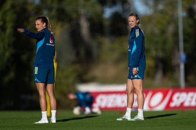261006 Nathalie Björn and Amanda Ilestedt of the Swedish women s national football team during a training session on October 6, 2026 in Stockholm. Photo: Emma Wallskog BILDBYRAN kod EW EW0714 fotboll football soccer fotball vm-kval kval fifa womens world cup qualifier qualifier träning practice training sverige sweden dam bbeng Copyright: EMMAxWALLSKOG BB261006EW023