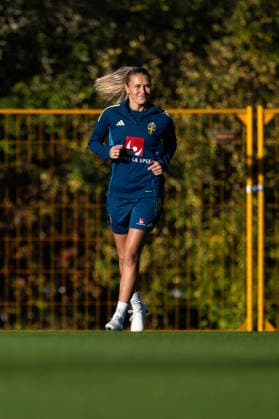 261006 Amanda NildÃ n of the Swedish women s national football team during a training session on October 6, 2026 in Stockholm. Photo: Emma Wallskog BILDBYRAN kod EW EW0714 fotboll football soccer fotball vm-kval kval fifa womens world cup qualifier qualifier träning practice training sverige sweden dam bbeng Copyright: EMMAxWALLSKOG BB261006EW029