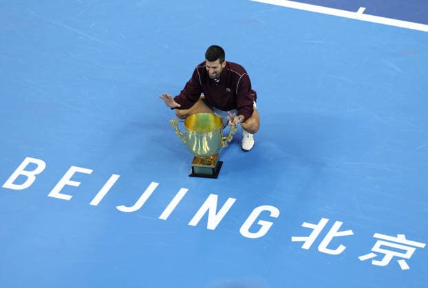 (261006) -- BEIJING, Oct. 6, 2026 -- Winner Novak Djokovic of Serbia gestures during the awarding ceremony for the men s singles final at 2026 China Open tennis tournament in Beijing, China, Oct. 6, 2026. ) (SP)CHINA-BEIJING-TENNIS-CHINA OPEN-MEN S SINGLES-AWARDING CEREMONY(CN) ZhangxChenlin 
