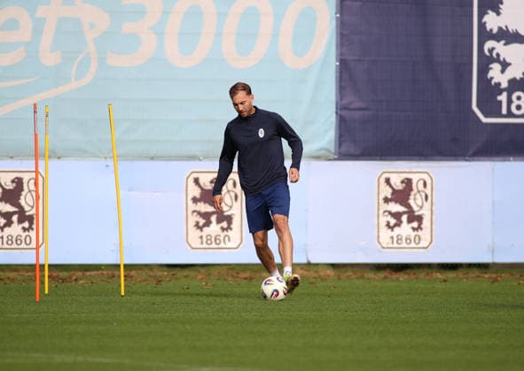 Fussball, Herren, Regionalliga Bayern, Saison 2026 2027, TSV 1860 München, Training, Grünwalder Strasse 114 Michael Eberwein (TSV 1860 München) beim separaten Aufbautraining mit Ball