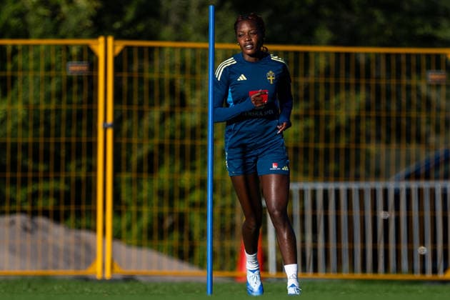 261006 Evelyn Ijeh of the Swedish women s national football team during a training session on October 6, 2026 in Stockholm. Photo: Emma Wallskog BILDBYRAN kod EW EW0714 fotboll football soccer fotball vm-kval kval fifa womens world cup qualifier qualifier träning practice training sverige sweden dam bbeng Copyright: EMMAxWALLSKOG BB261006EW035
