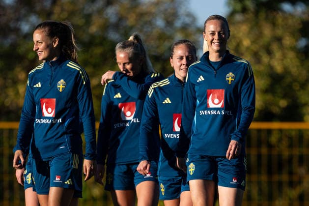 261006 Nathalie Björn and Amanda Ilestedt of the Swedish women s national football team during a training session on October 6, 2026 in Stockholm. Photo: Emma Wallskog BILDBYRAN kod EW EW0714 fotboll football soccer fotball vm-kval kval fifa womens world cup qualifier qualifier träning practice training sverige sweden dam bbeng Copyright: EMMAxWALLSKOG BB261006EW048