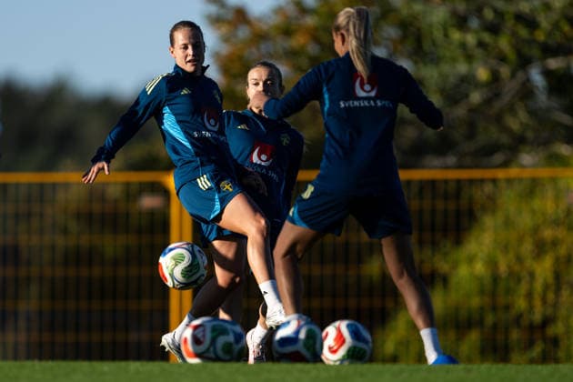 261006 Anna Anvegard of the Swedish women s national football team during a training session on October 6, 2026 in Stockholm. Photo: Emma Wallskog BILDBYRAN kod EW EW0714 fotboll football soccer fotball vm-kval kval fifa womens world cup qualifier qualifier träning practice training sverige sweden dam bbeng Copyright: EMMAxWALLSKOG BB261006EW052