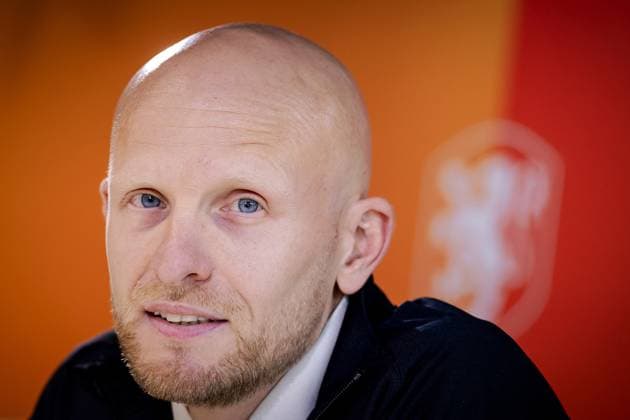 ZEIST - National coach Arjan Veurink during a press conference, PK, Pressekonferenz of the Dutch women s football team ahead of the World Cup qualifying match against Hungary. ROBIN VAN LONKHUIJSEN ANP xVIxANPxSportx xxANPxIVx 571682802 originalFilename: 571682802.jpg