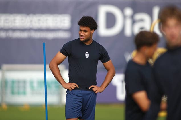 Fussball, Herren, Regionalliga Bayern, Saison 2026 2027, TSV 1860 München, Training, Grünwalder Strasse 114 Arian Ortivero Calderon (TSV 1860 München) stehend auf dem Platz mit Blick nach rechts, umdrehen