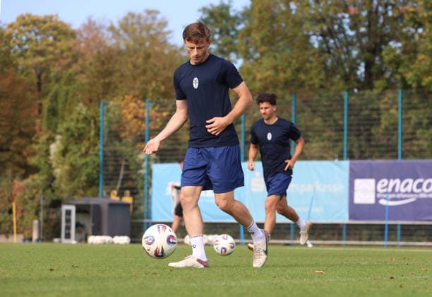 Fussball, Herren, Regionalliga Bayern, Saison 2026 2027, TSV 1860 München, Training, Grünwalder Strasse 114 Moritz Seiffert (TSV 1860 München) spielt einen Ball