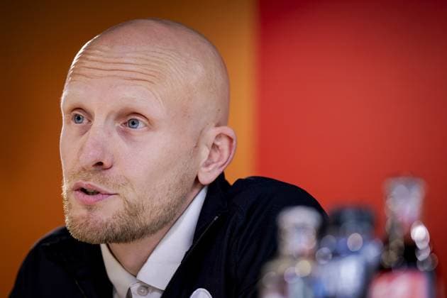 ZEIST - National coach Arjan Veurink during a press conference, PK, Pressekonferenz of the Dutch women s football team ahead of the World Cup qualifying match against Hungary. ROBIN VAN LONKHUIJSEN ANP xVIxANPxSportx xxANPxIVx 571682990 originalFilename: 571682990.jpg