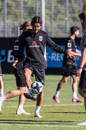 Training SSV Ulm 1846 Fußball mit Alois Schwartz , Fussball, Regionalliga Südwest, Trainingsplatz Ulm 06.10.26 Masaaki Takahara (SSV Ulm 1846 Fußball, 23) Training SSV Ulm 1846 Fußball mit Alois Schwartz , Fussball, Regionalliga Südwest, Trainingsplatz Ulm 06.10.26 Foto: Lucca Fundel Ulm Trainingsplatz Baden-Württemberg Deutschland