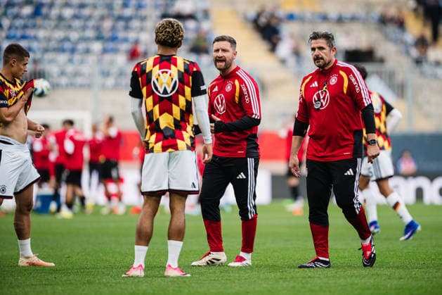 U21, U 21 EM-Qualifikation: Deutschland - Georgien, 06.10.2026 Shkodran Mustafi schreit, ruft; Fußball, EM-Qualifikation U 21, 10. Spieltag: Deutschland vs. Georgien am 06.10.2026, Bielefeld DFB REGULATIONS PROHIBIT ANY USE OF PHOTOGRAPHS AS IMAGE SEQUENCES AND OR QUASI-VIDEO. Copyright: xBEAUTIFULxSPORTS Tonhäuserx