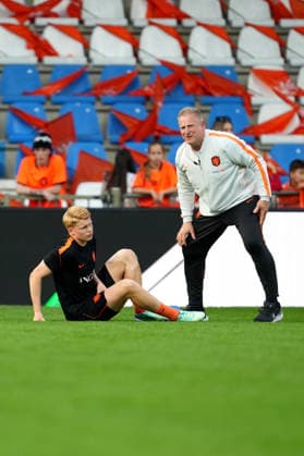 European Championship, EM, Europameisterschaft Qualifier: The Netherlands U21, U 21 v Bosnia and Herzegovina U21 Doetinchem - Kees Smit of The Netherlands U21 injured before the eigth qualification round of the 2026 2027 European Championship Qualifier. The match is set between The Netherlands U21 and Bosnia and Herzegovina U21 at De Vijverberg on 6 October 2026 in Doetinchem, Netherlands. (Hero Images Yannick Verhoeven) Copyright: xYannickxVerhoevenx