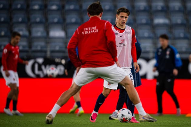 261006 Oliver Johansen Braude of Norway warms up ahead of the UEFA European Under-21 Qualifier football match between Norway and Israel on October 6, 2026 in Stavanger. Photo: Marius Simensen BILDBYRAN COP 238 bbeng em kvalifisering football fotball fotboll israel norge norway soccer U21, U 21 UEFA EURO, EM, Europameisterschaft,Fussball under-21 qualifiers Copyright: MARIUSxSIMENSEN BB261006BB518