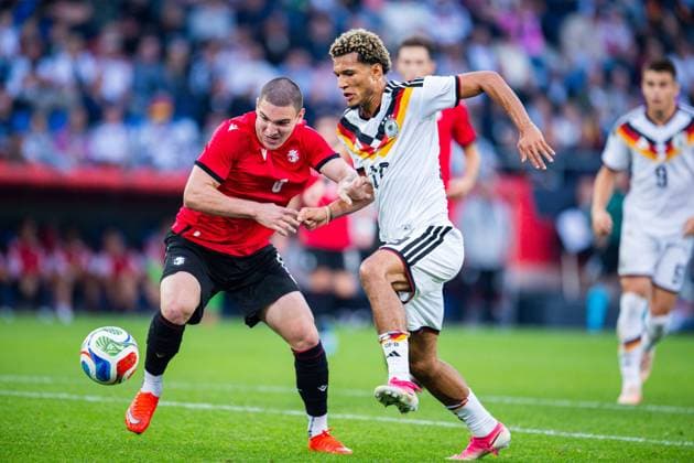 06.10.2026 - Fußball, 2026 2027, U21, U 21 EM-Qualifikation, Deutschland - Georgien: (L-R) Aleksandre Amisulashvili (Georgien), Paris Brunner (Deutschland)