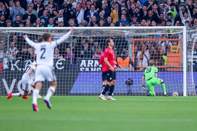 06.10.2026, Fußball, U21, U 21 Länderspiel, Deutschland - Georgien, Qualifikation U21-EM 2027, Almstadion (Bielefeld): Torschuss Schuss Treffer Tor zum 1:0 durch Torschütze Noah Darvich (U21 GER 17) DFB regulations prohibit any use of photographs as image sequences and or quasi-video. Nordrhein-Westfalen Deutschland