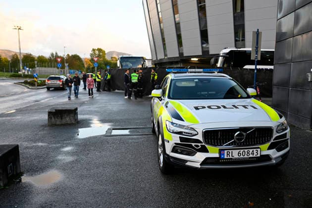 U21 European Championship Qualifier: Norway vs. Israel, Stavanger, October 6, 2026. Police and security guards outside during the U21 European Championship qualifying soccer match between Norway and Israel at Lyse Arena in Stavanger. Photo: Carina Johansen, NTB, Stavanger, Norway. EDITORIAL USE ONLY. RESTRICTED USE FOR BETCOMPANIES  Copyright: xCarinaxJohansenx xNTBx