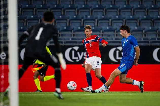 261006 Jens Hjerto-Dahl of Norway during the UEFA European Under-21 Qualifier football match between Norway and Israel on October 6, 2026 in Stavanger. Photo: Marius Simensen BILDBYRAN COP 238 bbeng em kvalifisering football fotball fotboll israel norge norway soccer U21, U 21 UEFA EURO, EM, Europameisterschaft,Fussball under-21 qualifiers Copyright: MARIUSxSIMENSEN BB261006BB591