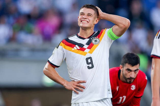 06.10.2026, Fußball, U21, U 21 Länderspiel, Deutschland - Georgien, Qualifikation U21-EM 2027, Almstadion (Bielefeld): Nicolo Tresoldi (U21 GER 09) gestikulierend auf dem Spielfeld DFB regulations prohibit any use of photographs as image sequences and or quasi-video. Nordrhein-Westfalen Deutschland