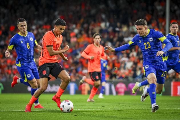 DOETINCHEM , 06-10-2026 , Stadion De Vijverberg , season 2026 2027 , EURO U21, U 21 Qualification football , match between Netherlands U21 and Bosnia and Herzegovina U21 , picture shows Netherlands player Ayoub Oufkir and Bosnia and Herzegovina player Eman Kospo Netherlands U21 - Bosnia and Herzegovina U21  x207980785x Copyright: