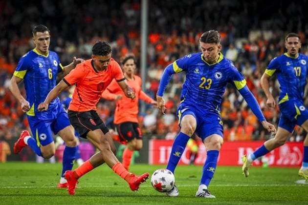 DOETINCHEM , 06-10-2026 , Stadion De Vijverberg , season 2026 2027 , EURO U21, U 21 Qualification football , match between Netherlands U21 and Bosnia and Herzegovina U21 , picture shows Netherlands player Ayoub Oufkir and Bosnia and Herzegovina player Eman Kospo Netherlands U21 - Bosnia and Herzegovina U21  x207980789x Copyright: